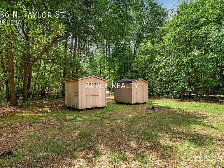 836 N Taylor St — Photo 19