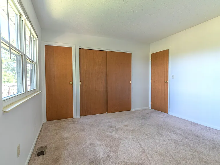 1047 Alpine Ct — Photo 17