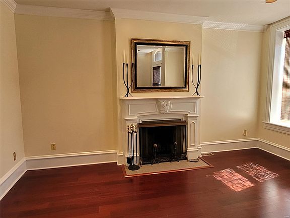 4th image of 943 Park Ave