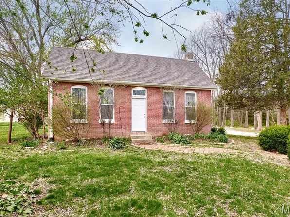 275 Pinckney St, Warrenton, MO 63383