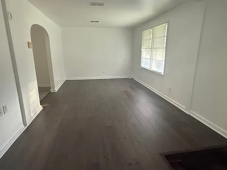 903 Melson Ave — Photo 2