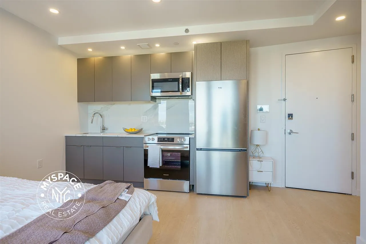 1499 Bedford Avenue — Photo 4