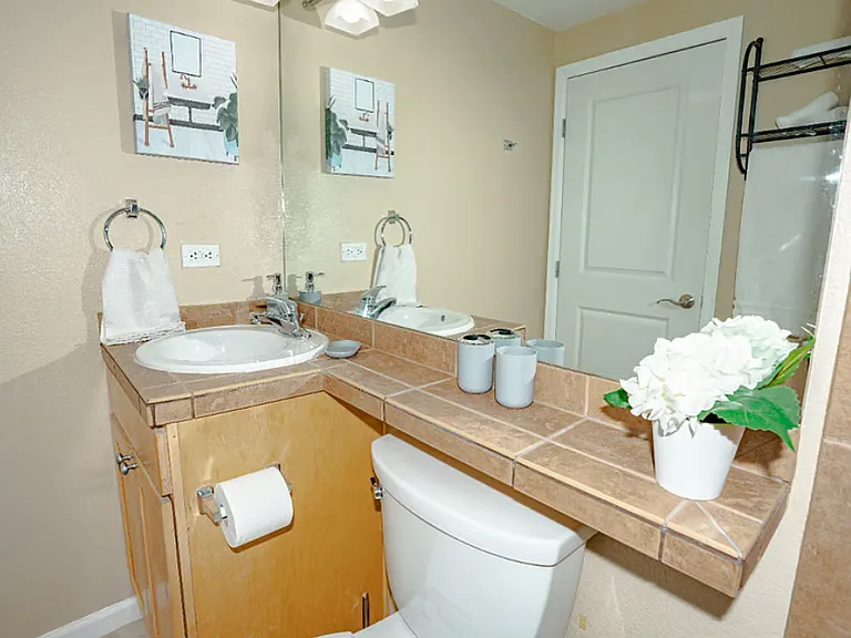 1150 Vine St #203 — Photo 10