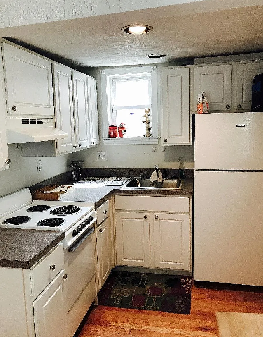1 bed, 400 sqft, $2,100 — Photo 3