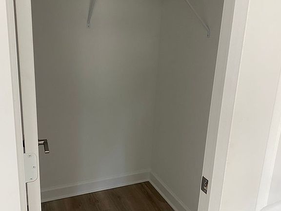 5th image of 2055 35th Ave