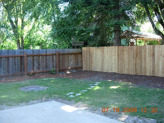 Rear fenced yeard
