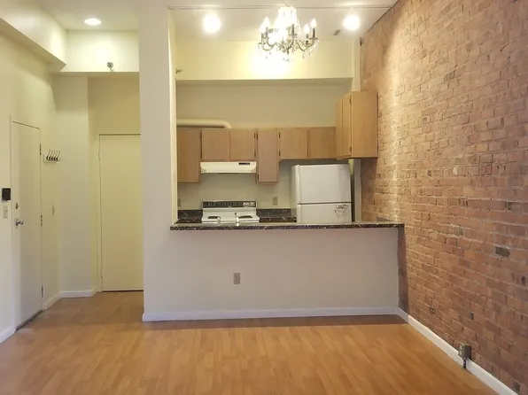 196 Crown Street #2H aka 208, New Haven, CT 06510