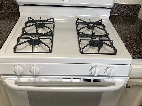 3rd image of 15329 Vose St #111