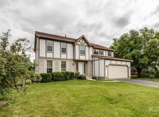 2001 Victoria Rd, Mundelein, IL 60060