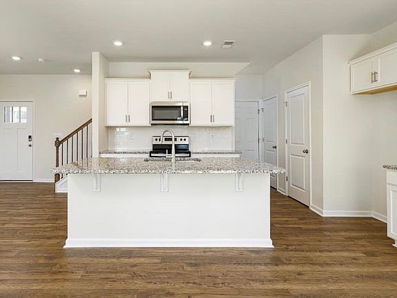 3rd image of 1361 37th Avenue Ln NE