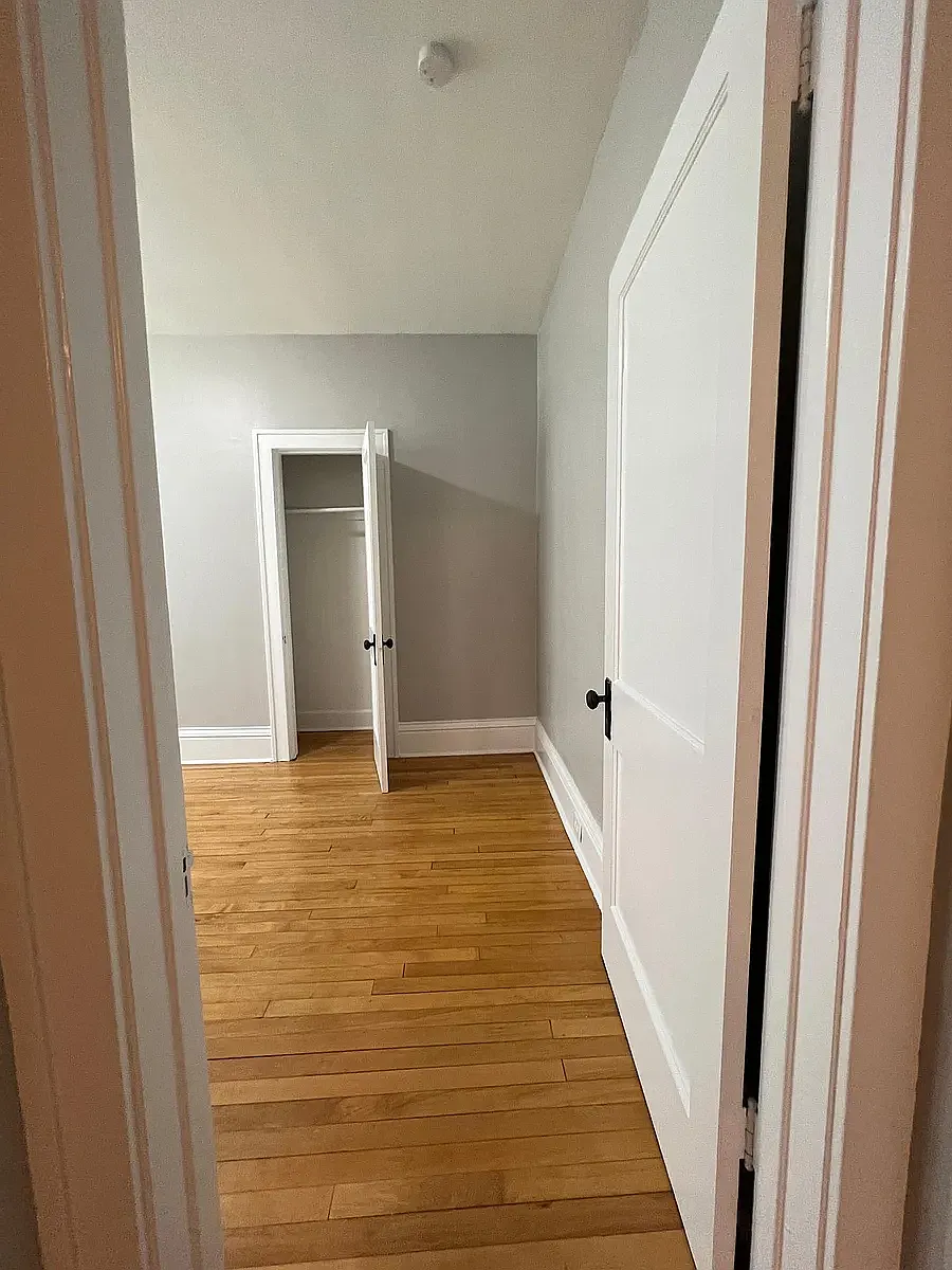 Building Photo - 3735 Harriet Ave #6