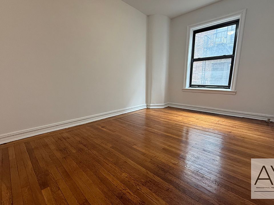 2nd image of 392 Saint Johns Pl APT 4