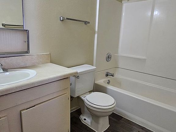 2nd image of 1620 E Blacklidge Dr #Black1650-f2