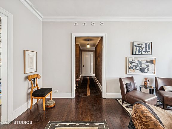 4th image of 1120 N Lake Shore Dr #8C
