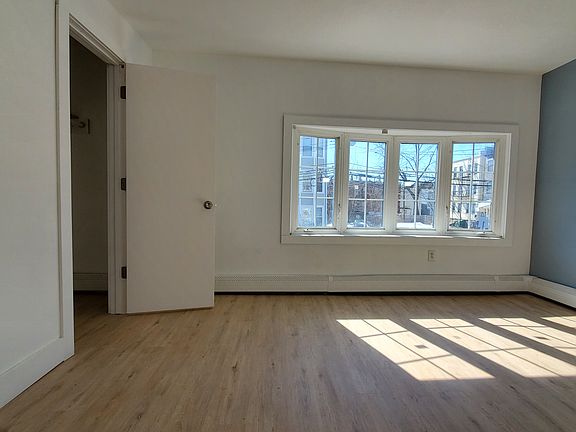 4th image of 626 Bramhall Ave #2E