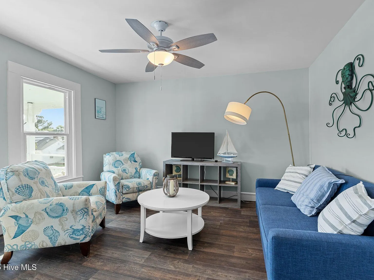 2 bed, 3.5 bath, $2,050 — Photo 3