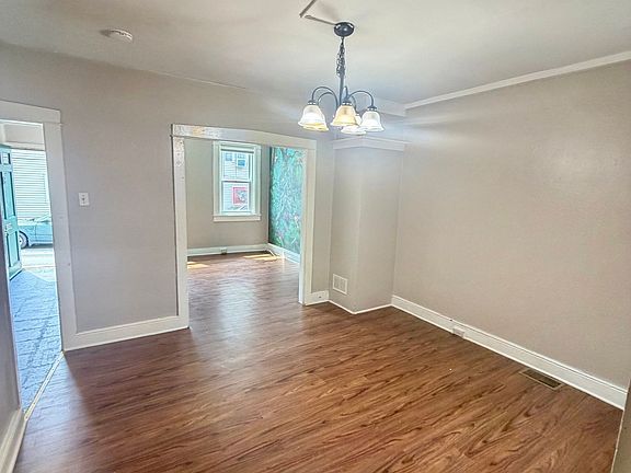 5th image of 13 Hazel St