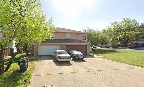 1000-1002 Sagewood Trl Photo 1