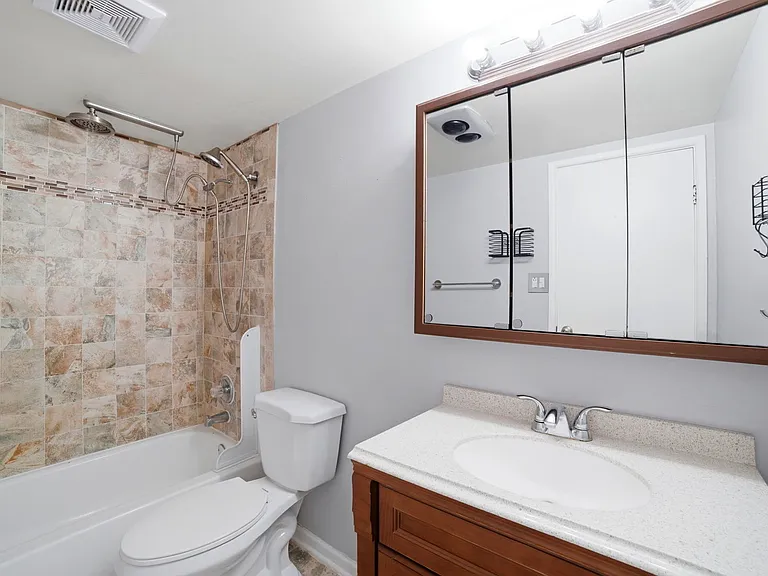 5125 Blodgett Ave #510 — Photo 12