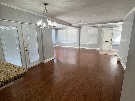 3rd image of 2300 Amherst Ave