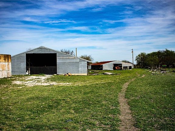 4th image of 1009 County Road 412