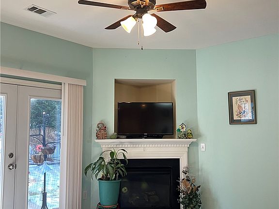 3rd image of 105 Ledgewood Way