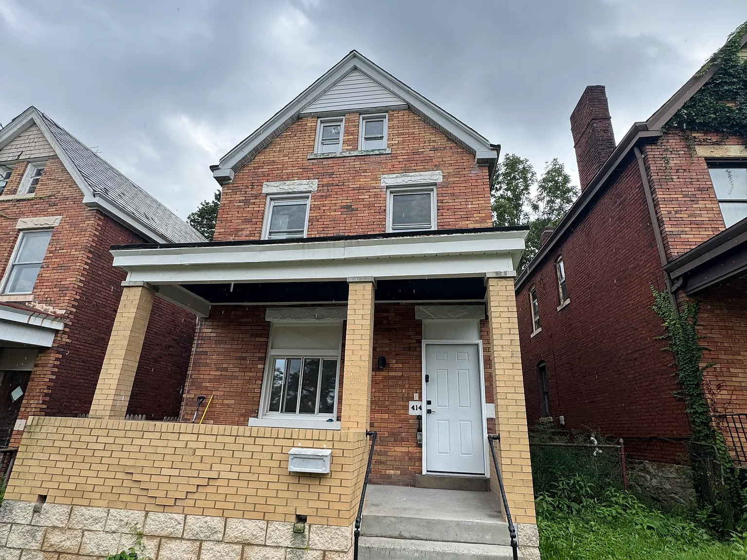 4 bed, 2.5 bath, 1970 sqft, $1,700 — Photo 1