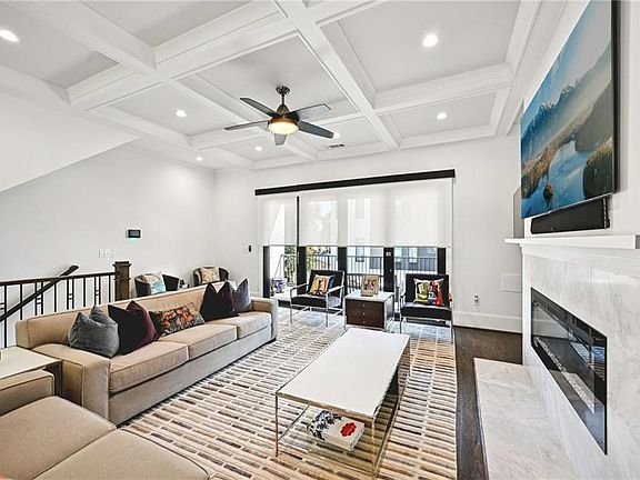 3rd image of 1108 Briar Cove Cir