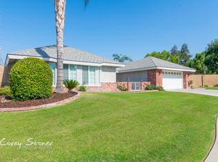 2700 Oak View Ct, Bakersfield, CA 93311