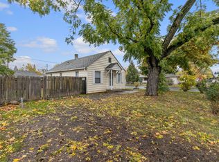 35 Chestnut Ave, Medford, OR 97501