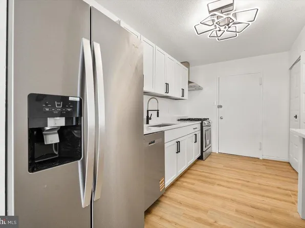 6100 Westchester Park Dr APT 1114, College Park, MD 20740