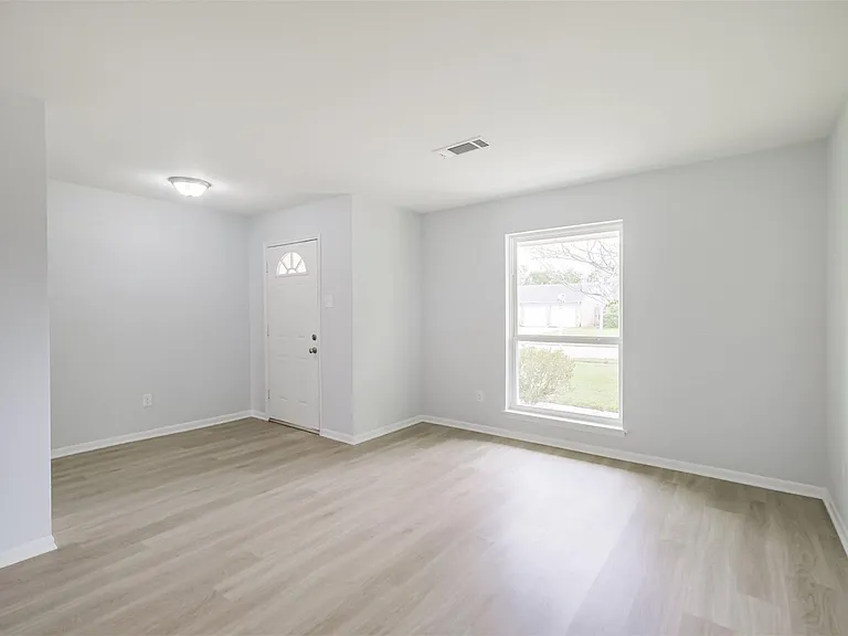 4314 Woodmont Dr — Photo 10
