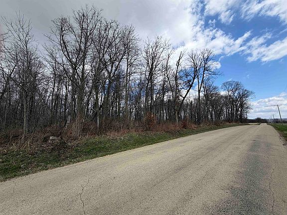 4th image of 10 Town Center Rd
