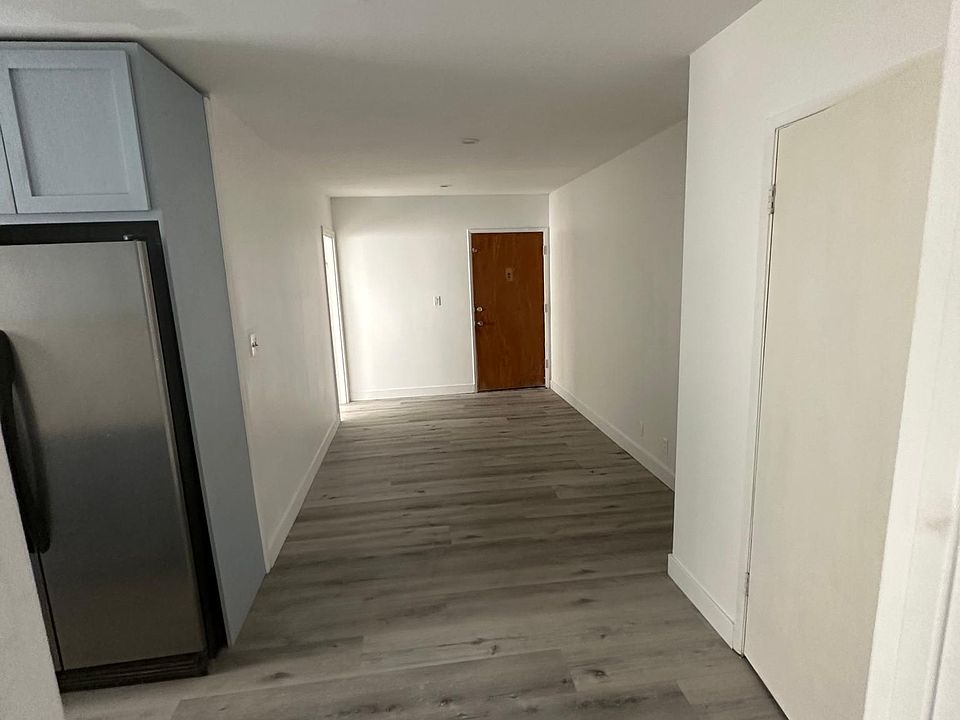 1st image of 4822 Rosewood Ave APT 5