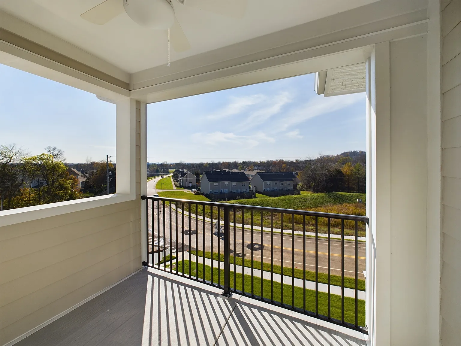 2 bed, 1083 sqft, $1,819 — Photo 4