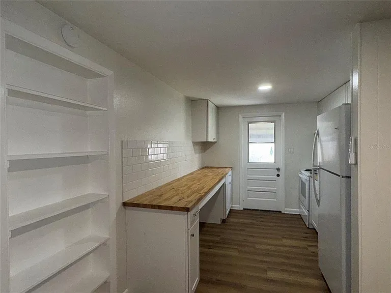 1801 N Taylor Rd — Photo 3
