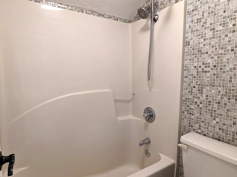 517 Rush Park Cir — Photo 10