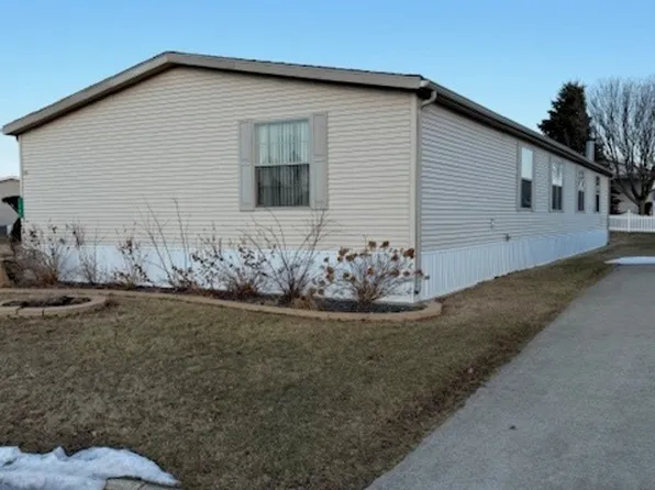 1262 Redbud Rd, Manteno, IL 60950