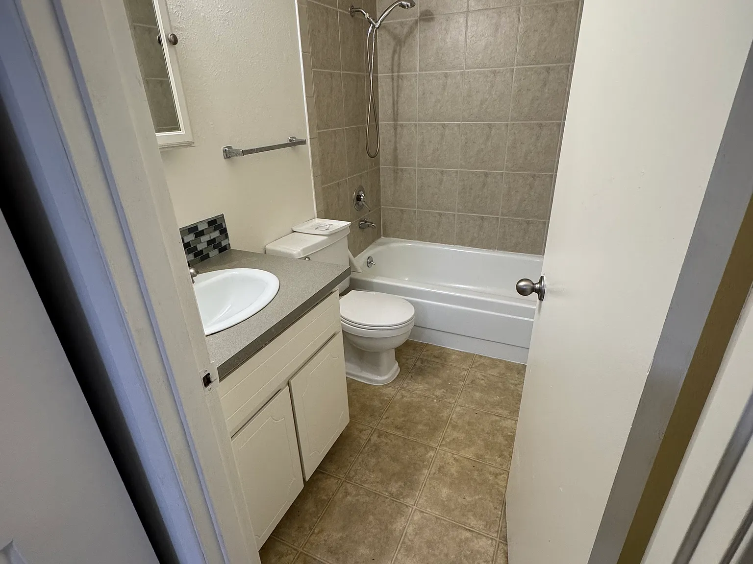 1 bed, 600 sqft, $1,295 — Photo 4