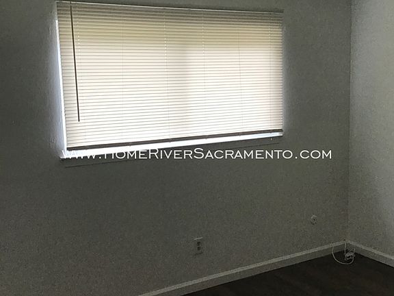 2nd image of 3113 Crandall Ave