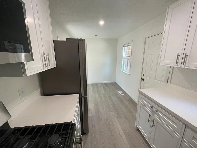 4033 La Colina Rd — Photo 10