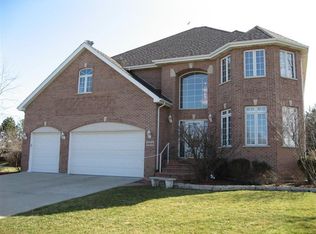 2808 Royal Saint Georges Ct, St Charles, IL 60174