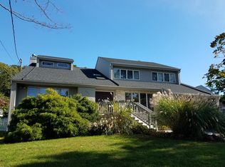 303 Terry Rd, Smithtown, NY 11787