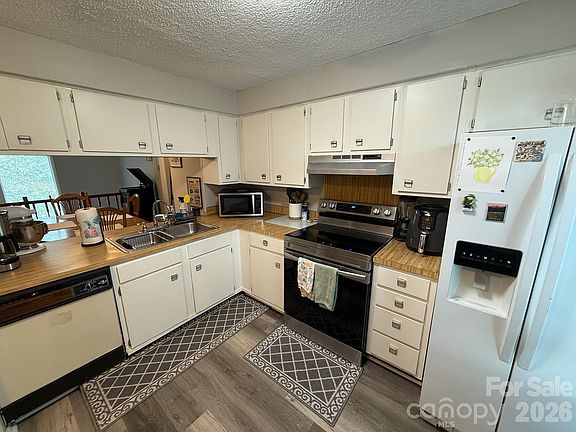 5th image of 7301 Pebblestone Dr APT D