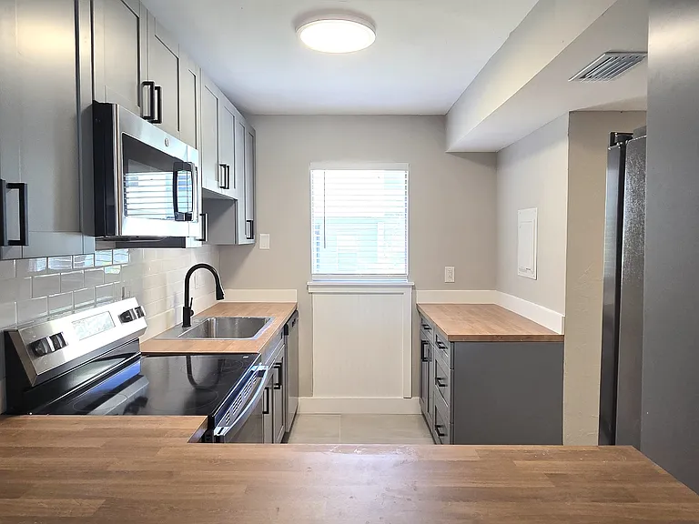 717 SW 75th St #108 — Photo 3