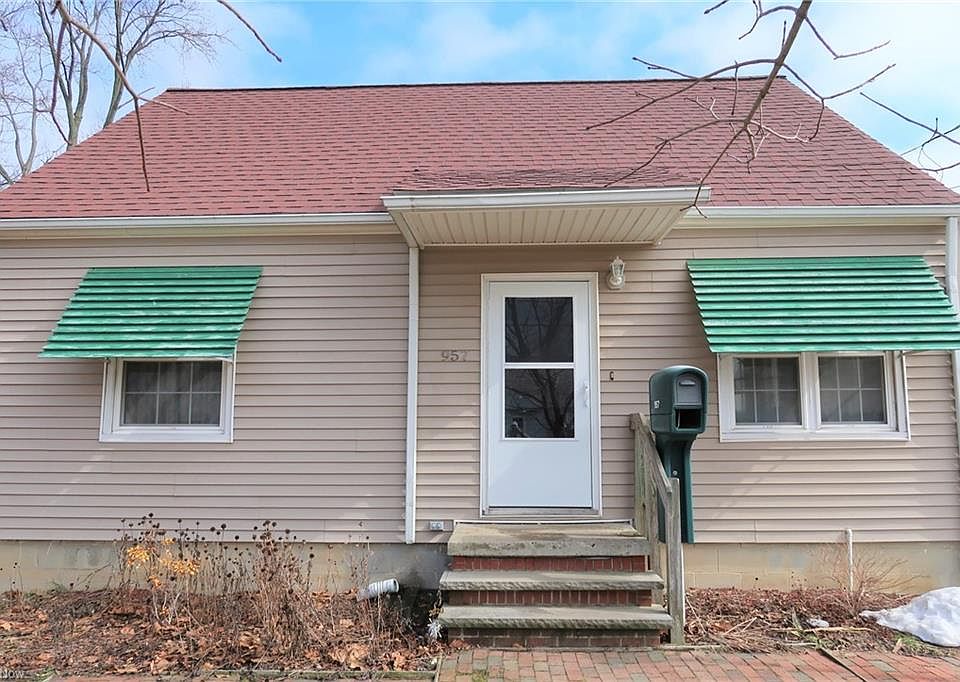1st image of 957 Warwick Dr