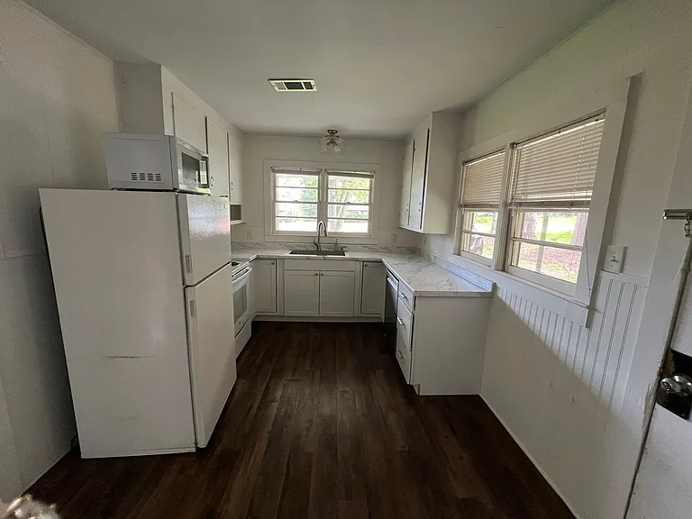 1114 Mimosa Dr — Photo 4