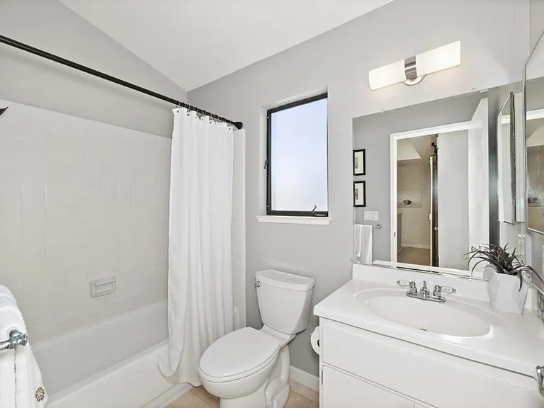 1545 Camden Village Cir — Photo 30