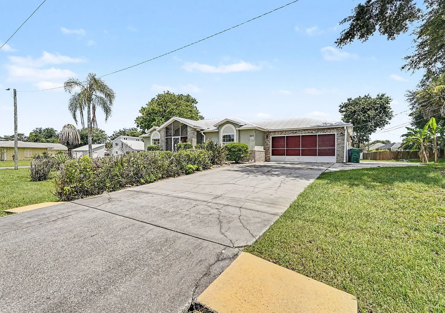 880 Vocelle Avenue — Photo 2