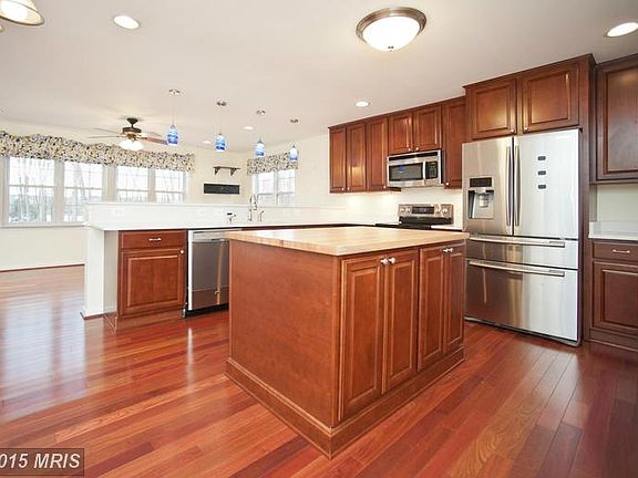 5th image of 4567 Mackenzie Ct